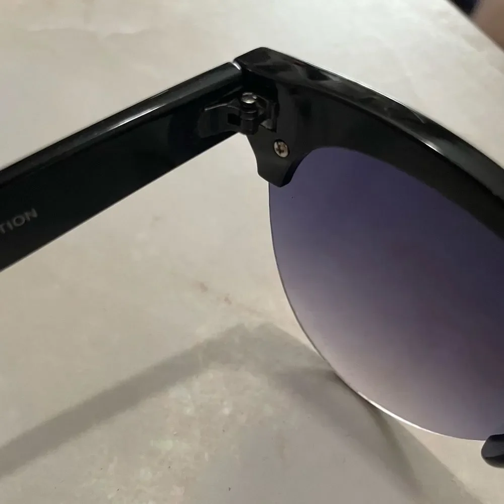 Sunglasses Black Cat Eye Gold geometric detail in middle & corners never worn